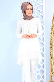 Zari Moda Dantelli Tesettur Tunik Modelleri Moda Tesettur Giyim Moda Moda Stilleri Zara