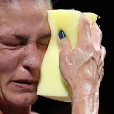 EN IMAGES. Malaises, abandons en série, brancards... Le calvaire des  athlètes dans la chaleur des Mondiaux de Doha