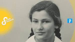 Simone veil, who has died aged 89, survived forced labour in auschwitz and the death or disappearance of most of her family to become the minister of health who persuaded france's national. Podcast Simone Veil A Auschwitz Son Terrible Recit De L Enfer Des Camps Youtube