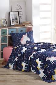 Bebek giyim ve çocuk giyim sayfalarımızda ise tüm bebek ve çocuk. Ev Ev Home Baskili Pike Takimi Tek Kisilik Magicunicorn Laci Fiyati Yorumlari Trendyol