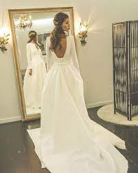 Elegant Long Sleeves Wedding Gowns Fashion Backless Wedding Dresses With Court Train White Dupion Silk Brud Enkla Klanningar Brudtarna