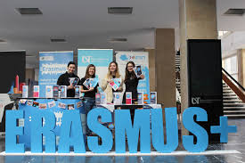 Fără să fie cea mai mare, dar nici cea mai veche instituție de învățământ superior din românia, cu siguranță uvt este cea mai dinamică. International Universitatea De Vest Din TimiÈ™oara Home Facebook