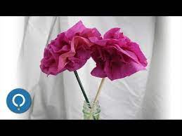 Proposez à vos enfants de réaliser de jolies fleurs diy en papier cartonné et une paille en guise de tige qui ne se fanera pas ! Fleur En Papier Crepon Facile Diy Youtube