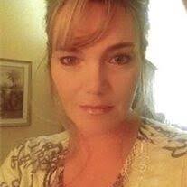 Renee Pierce's Instagram, Twitter & Facebook