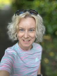 Beautiful sunny day😎 and fantastic run which supposed to be recovery run  from Wednesday's intervals but went too fast🤣. Almost effortless apart  from hill