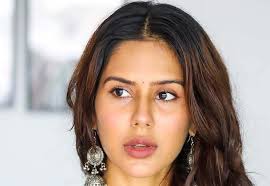 Official page of sonam bajwa. Connect Fm Sonam Bajwa S Heart To Heart Talk