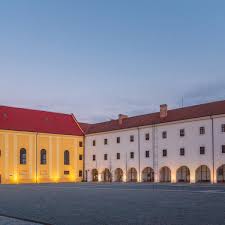 The bus stop is located next to the car parking lot, a few yards away from autonom and hermann car rental. Visit Oradea