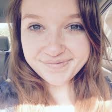 Holly Markle's Instagram, Twitter & Facebook