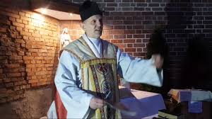 Przeżywanie triduum paschalnego i wielkanocy w czasie pandemii jest trudne. Polowa Msza Sw Trydencka W Obronie Mszy Sw Wszechczasow