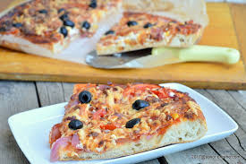 Iar daca introduci legumele in aluat o poti numi foarte bine si focaccia. Pizza Cu Blat Pufos Cu De Toate Pizza De Casa