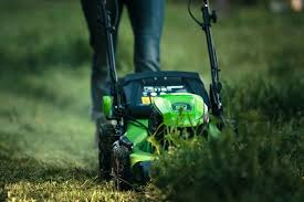 Discover the best manual lawn aerators in best sellers.aeration promotes healthy growth of grass. 10 Best Cordless Lawn Mowers For 2019 How To Pick Between Greenworks Bosch Cobra And More