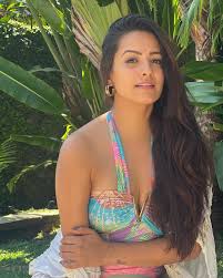 Anita Hassanandani - Free pics, galleries & more at Babepedia