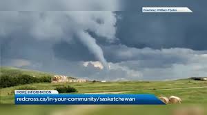 At about 2:06 to 2:07 pm cst, the tornado roared between marvyn and beauregard, alabama, producing ef4 damage and killing dozens of people. There S A Tornado Warning What Now Safety Do S And Don Ts Globalnews Ca