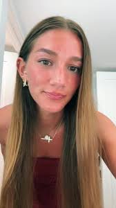 Un Momento Especial para el Vestido de Calista Foster