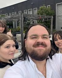 🖤 went back to black in a green dress 🖤 thank you to all the amazing  people who put the MEBUs expo together! the band learned over 20 songs in 2  weeks