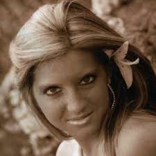 Ashley Oakes (@Ashleyo10)