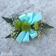 After you make the bouquet and add both. How To Make A Wrist Corsage Or Boutonniere With Fresh Flowers