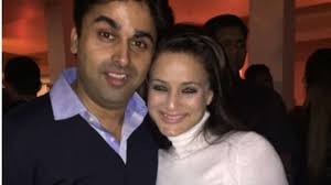 Is Ameesha Patel dating Faisal Patel? Actress reacts after latter proposes  to her