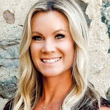 Lindsey Roe's Instagram, Twitter & Facebook