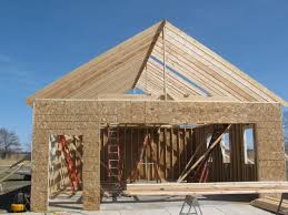 Insulated skirting is particularly valuable in cold climates as it helps keep the plumbing connections under the home from freezing during winter. Mobile Home Skirting Everything You Need To Know Home Nation