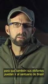 Scott Blais, director del santuario de elefantes