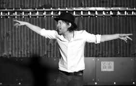 Radiohead Are Auctioning Off Thom Yorke S Iconic Lotus Flower Bowler Hat