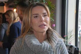 Her birthday, what she did before fame, her family life, fun trivia facts, popularity rankings, and family life. Hanna Lis Nieumalowana Szokujace Zdjecia Z Bliska Maska Opadla Cos Nieprawdopodobnego Super Express Wiadomosci Polityka Sport