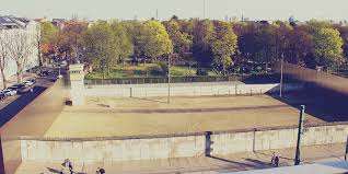 August 1961 begann der bau der berliner mauer. Die Gedenkstatte Berliner Mauer Berlin City Game
