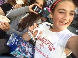 Halle Vandomelen (@bugvdm33)