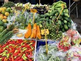 Les Marches De Guadeloupe Pour Acheter Des Fruits Et Legumes Locaux En 2020 Fruits Et Legumes Guadeloupe Fruits