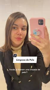 ✨VOCÊ JÁ FEZ UMA LIMPEZA DE PELE?! ✨Este procedimento tem diversos  benefícios, como desintoxicar, controlar a oleosidade, remover as células  mortas e estimular a renovação celular. ✨E você tem uma ...