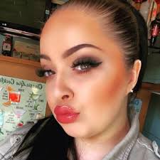 Elle Richardson (@Ellejoxo)