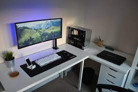 But with the benefit of instant access, browser games provide that feeling with minimal investment from the player. Minimalist Gaming Room Novocom Top