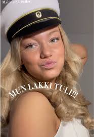 Suosittelemme omaa ylioppilaslakkiasi C.L.Seifertiltä