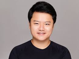 Kevin Hu's Instagram, Twitter & Facebook