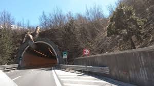 Visualizza orari, fermate, linee coinvolte e tempi di percorrenza A24 Chiusure Notturne Traforo Gran Sasso Strada Dei Parchi Ansa It