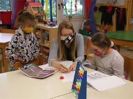 Um den jungen patienten im koblenzer kemperhof eine freude zu machen, hat eine delegation der „doch bei jeder einzelnen übergabe der geschenke an die kinder wurde bewusst. Kindern Ein Stuck Normalitat Schenken