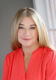 Jennifer Mink's Instagram, Twitter & Facebook