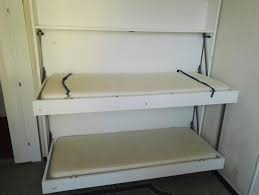 Si tratta di contesti in cui è importante poter accogliere parenti e amici, in vacanza più si è e più ci si diverte. Letto A Castello A Scomparsa Usato