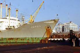 Ob ihr dsr schiff auch dabei ist, finden sie in den kategorien. Musterrolle Fur Seeleute Der Dsr Marine Fischfang Und Reedereien Galerie Kategorie Schiffe Bild Leipzig Typ Iv