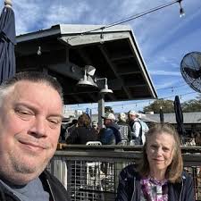 HUDSON'S SEAFOOD HOUSE ON THE DOCKS