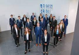 Bankverbindung eingeben und iban generieren. Landau Vr Bank Sudpfalz Begrusst 18 Junge Menschen Zur Ausbildung Metropolregion Rhein Neckar News Events
