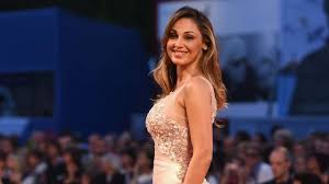 Anna Tatangelo Pubblica Una Foto Che Preoccupa I Fan Il Dettaglio