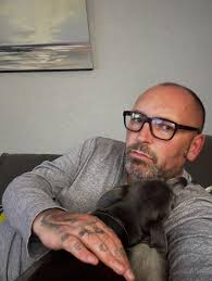 Please give me realistic hair 😋