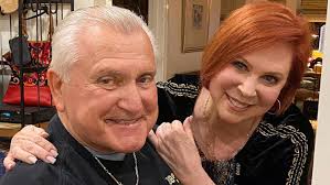 Al Schultz Dead: 'Carol Burnett Show' Makeup Artist, Vicki Lawrence  husband, 82