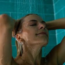 Superdrug workers made mean comments about this girl's shorts, she responds  in the most admirable way