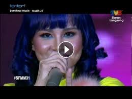 For more information and source, see on this link : Muzik Muzik 31 Sakura Band Polaroid Semi Final