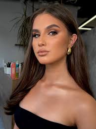 Hello♥️ My name Yana , I'm makeup artist and hairstylist from Ukraine. Now  I live in Lithuania, Vilnius 🇱🇹 I do all types of make up, hairstyles and  waves🫶🏼 do makeup and