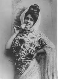 La historia de Consuelo Vello, la Fornarina: la lavandera que se convirtió  en reina del cuplé | Vanity Fair