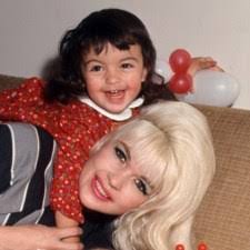 Hilda Keenan's Instagram, Twitter & Facebook